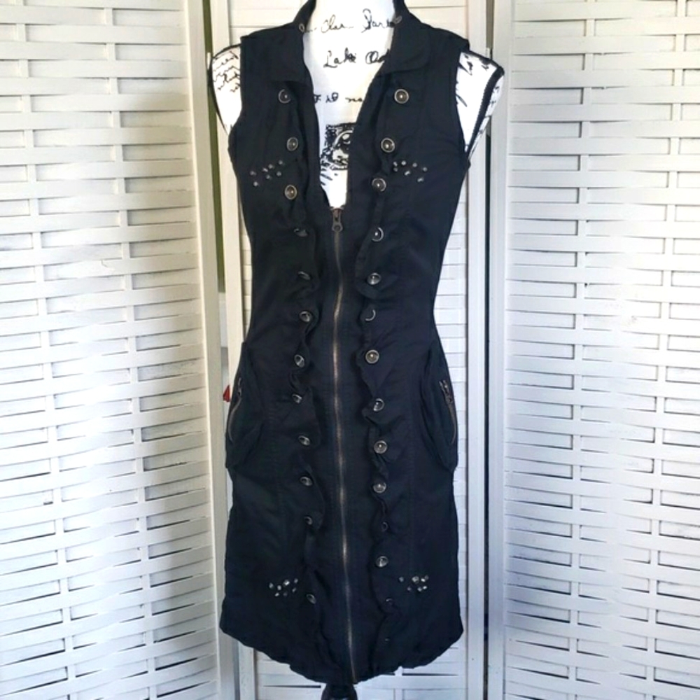 Sleeveless Black Zip-Front Dress with Button Detail